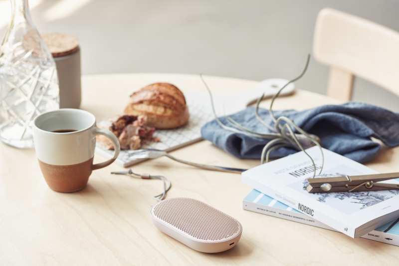 B&O PLAYの最新ポータブルスピーカー「Beoplay P2」で、上質な音を