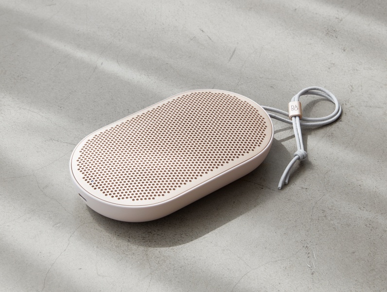 B&O PLAYの最新ポータブルスピーカー「Beoplay P2」で、上質な音を
