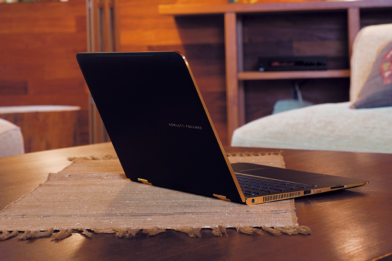 4つの顔(モード)を纏った、美しきノートPC