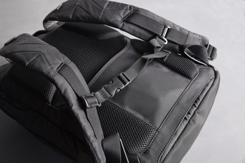 TUMI TAHOE サセックス トートバッグ 日本限定モデル 都会のシーンを彩る、「トゥミ」のユーティリティデザイン｜Pen Online
