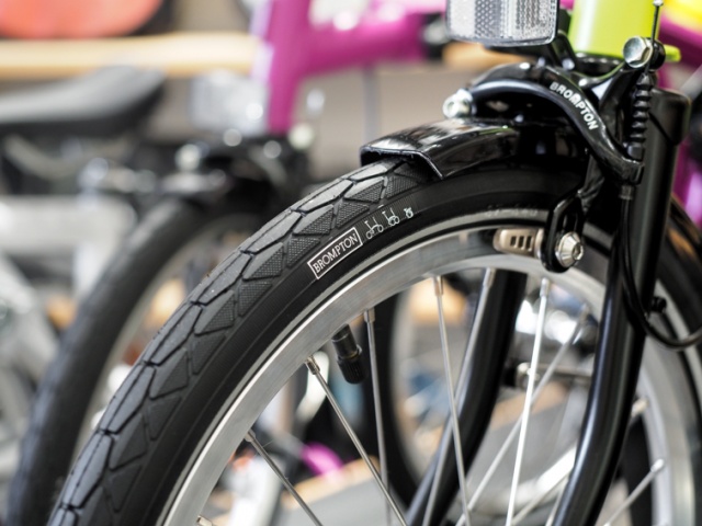 折り畳み自転車の高級ブランド、英国「ブロンプトン」が代官山に