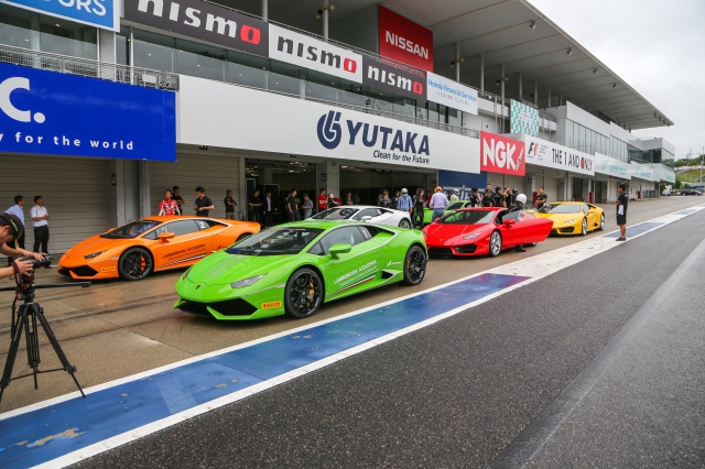 ランボルギーニ・ウラカン」の新モデルが、次々と発表される理由とは