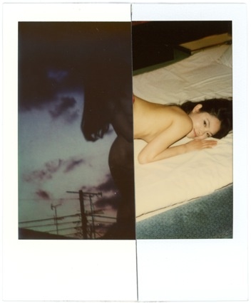 アラーキーのインスタントフィルム写真展「結界」は、新しいアートスペース「AM」にて。