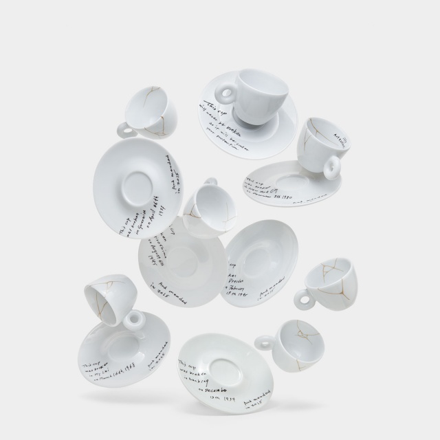 オノ・ヨーコがカップを修理する MOMA 2015 ニューヨーク Fix A Cup To Mend The World? Yoko Ono Has An Artistic