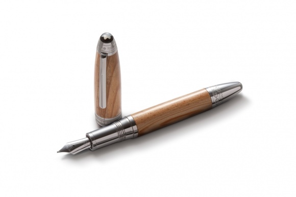 奇跡の一本松」から誕生したモンブランの日本限定万年筆が、発売と