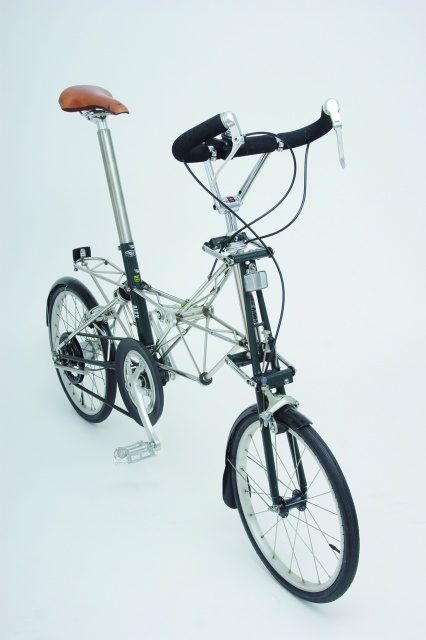 大学生 割引 英国製自転車万歳！ 「モールトン・バイシクルの世界」が パーツ