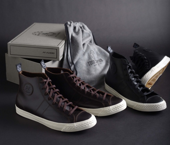 PF-FLYERS×トッド スナイダー」のドレスシューズのようなスニーカーを