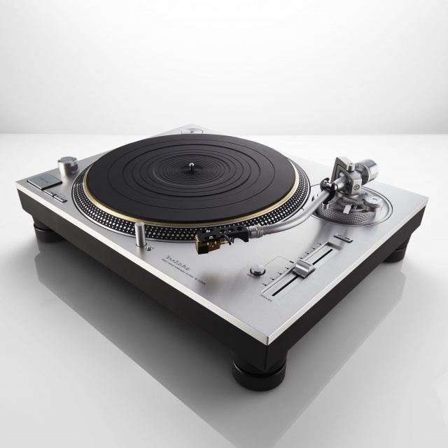 アナログ機器で、ハイレゾを超える豊かな高音質を｜Pen Online