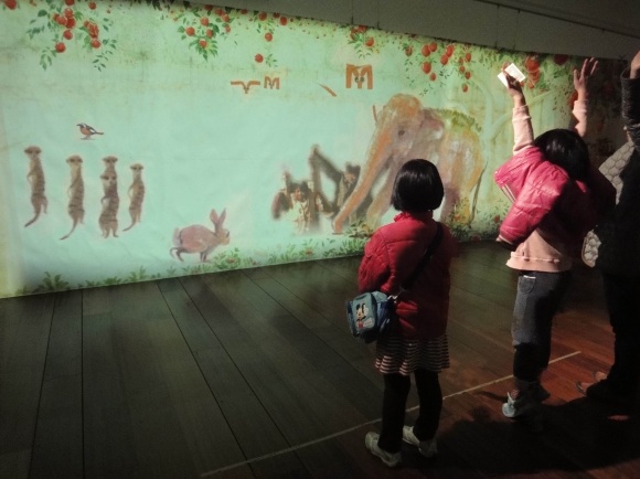 東京都現代美術館の「ワンダフル ワールド」展で、子どもと一緒にアートを体感しよう!